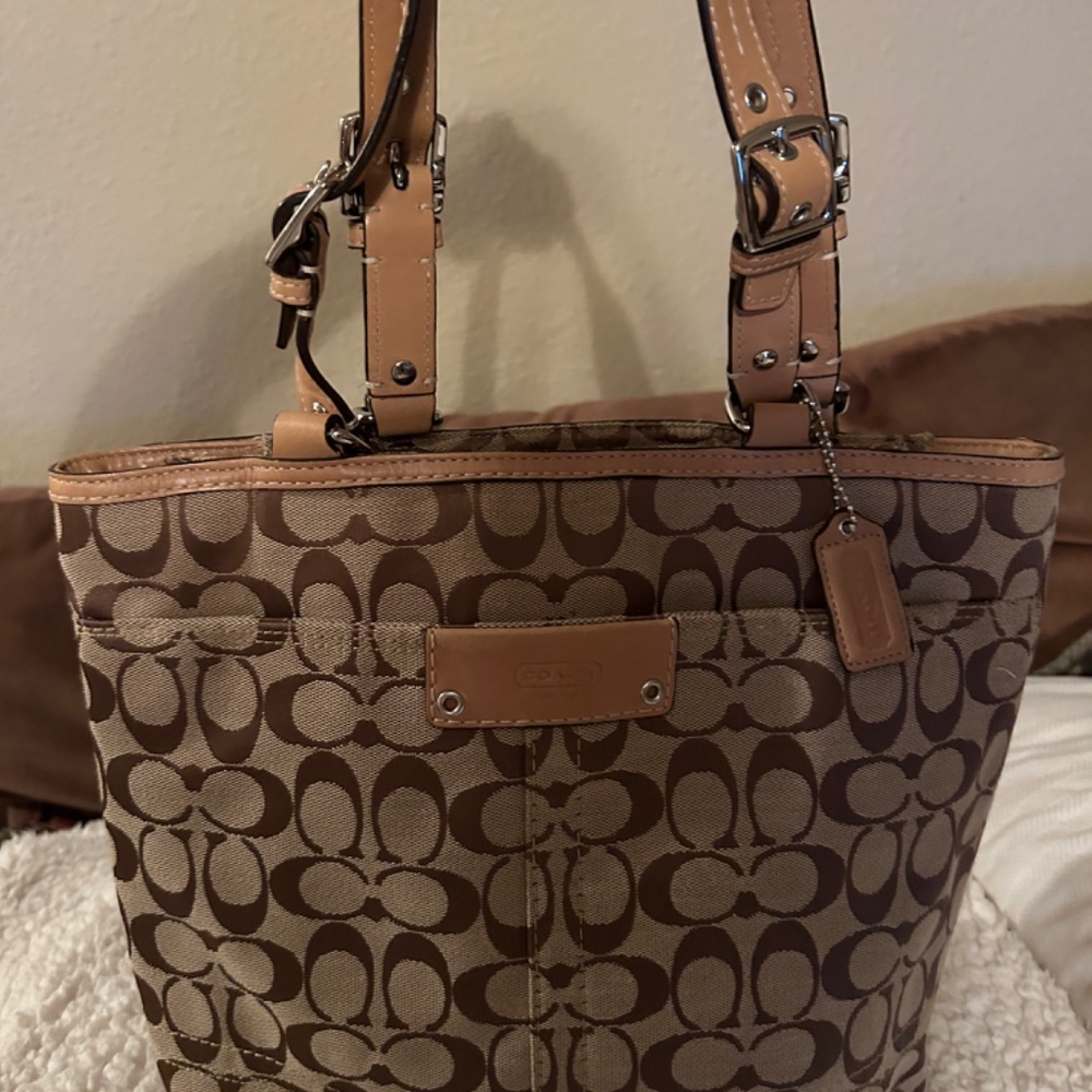 Coach  signature collection tote